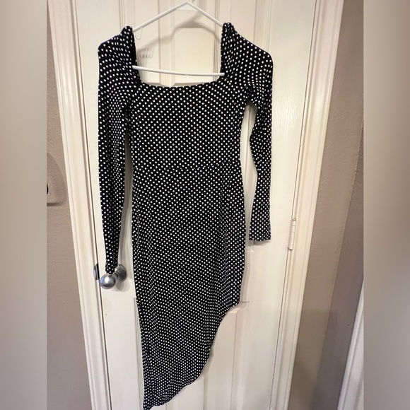 Missguided size 4 black and white polka dot asymmetrical dress - Picture 3 of 3